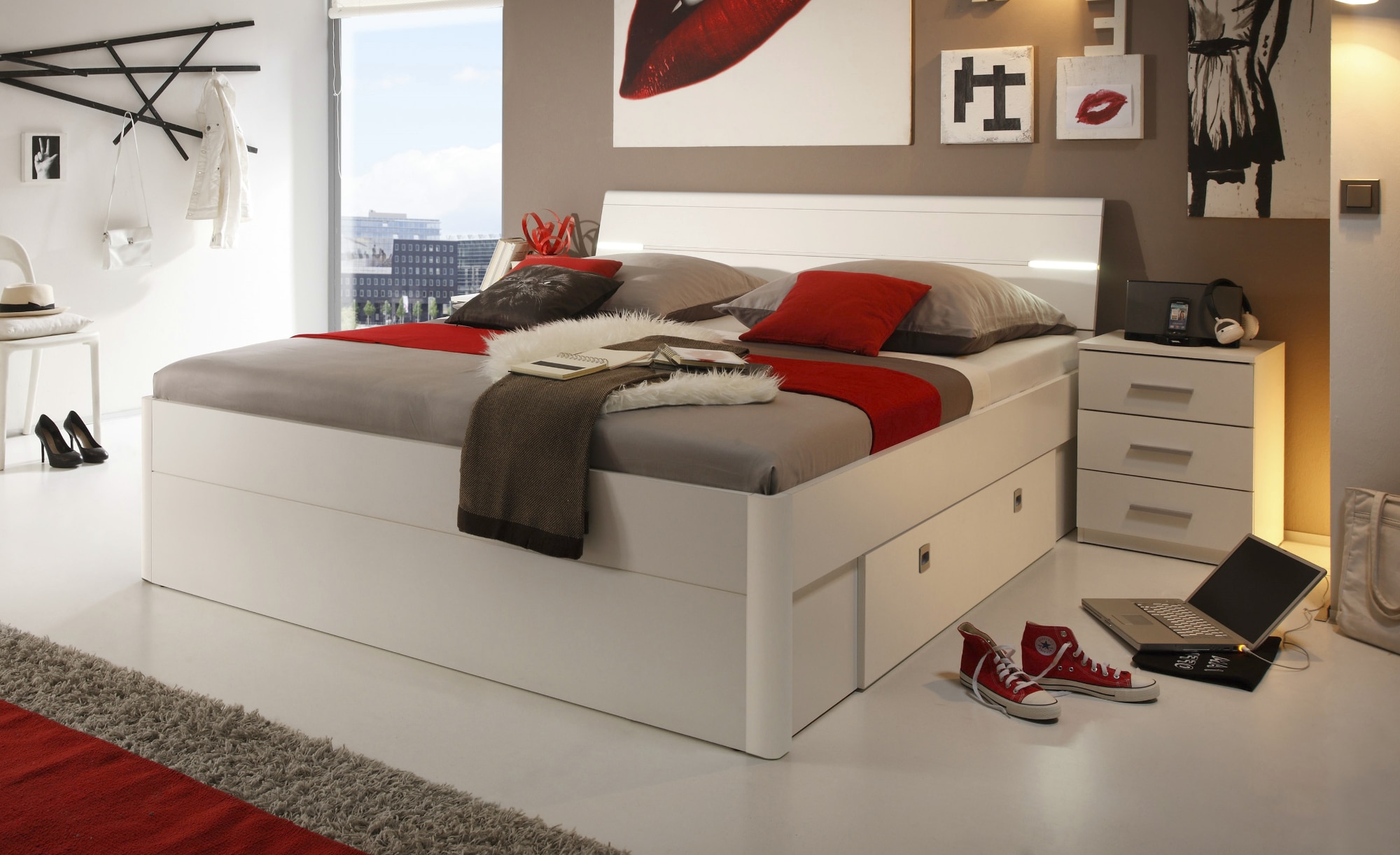 Sconto Postel s nočními stolky MAESTRO