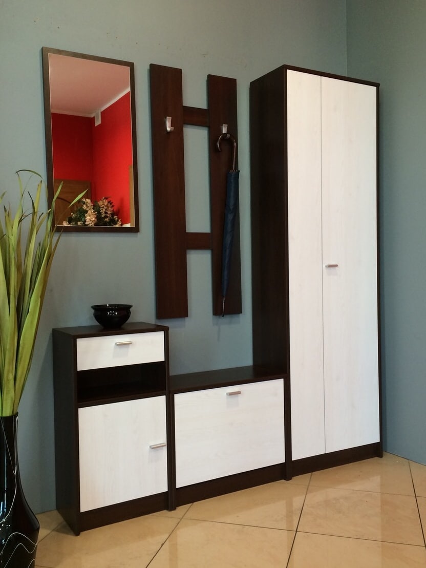 Předsíň MAJA, ořech/white pine