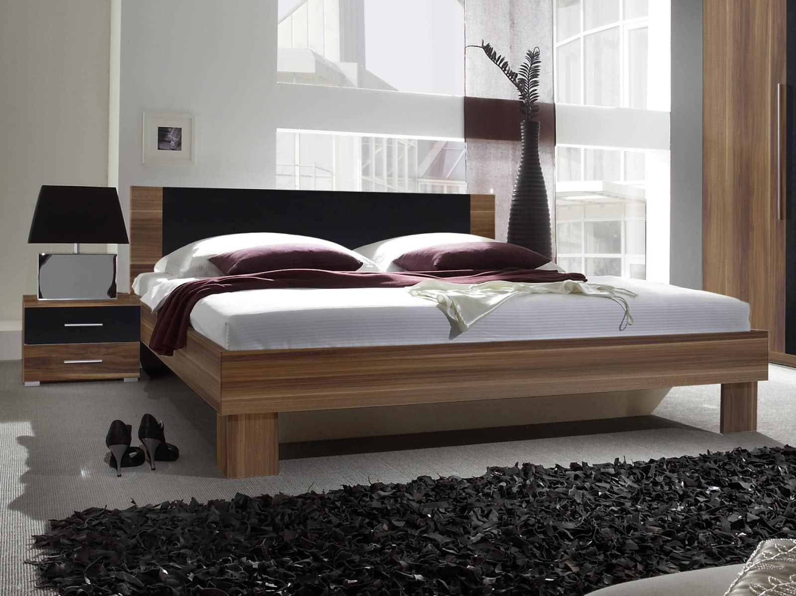 VERA postel 160x200 cm s nočními stolky, červený ořech/černá