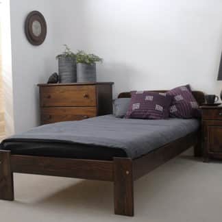 Postel SARA 90x200 cm s roštem, masiv borovice/moření ořech